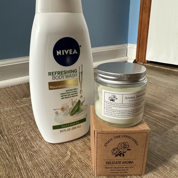 Nivea Body Wash & Scented Candle, Never Used - Picture 6 of 7